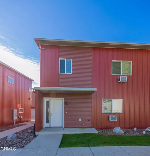3202 17th Ave W, Williston, ND 58801