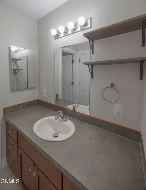 Bath - 3202 17th Ave W, Williston, ND 58801 photo 2 of 5