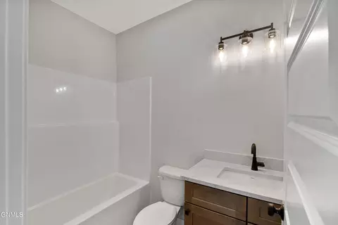 Bath - 1308 23rd St E, Williston, ND 58801 photo 4 of 4
