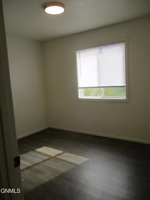 Bedroom - 1723 30th St W, Williston, ND 58801 photo 3 of 8
