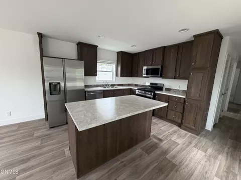 Kitchen - 703 6th Ave SE, Mandan, ND 58554 photo 1 of 2