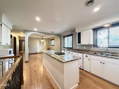 Kitchen - 412 Central Ave N, Beulah, ND 58523 photo 3 of 7