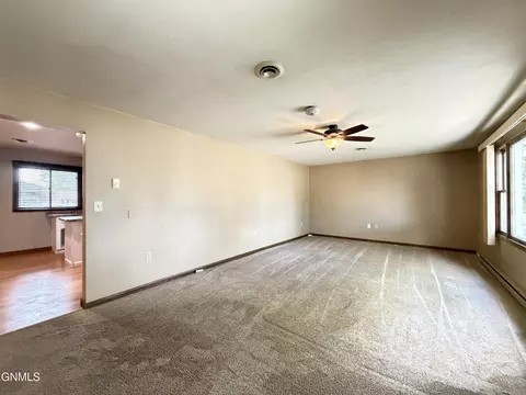 Living - 412 Central Ave N, Beulah, ND 58523 photo 2 of 4