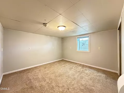 Bedroom - 412 Central Ave N, Beulah, ND 58523 photo 6 of 9