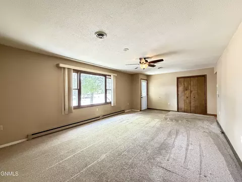Living - 412 Central Ave N, Beulah, ND 58523 photo 3 of 4