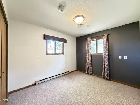 Bedroom - 412 Central Ave N, Beulah, ND 58523 photo 3 of 9