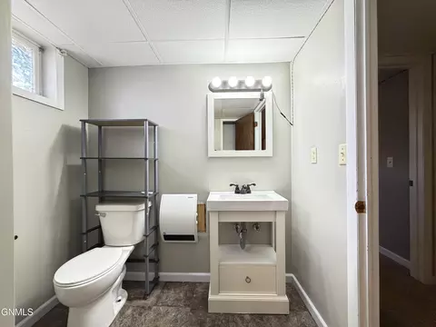 Bath - 412 Central Ave N, Beulah, ND 58523 photo 4 of 4