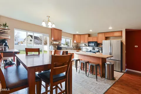 Kitchen - 1719 25th St W, Williston, ND 58801 photo 1 of 2