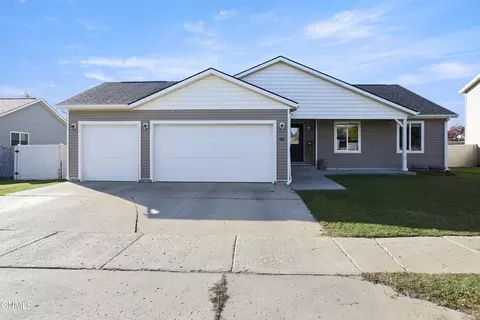Exterior - 1719 25th St W, Williston, ND 58801 photo 2 of 6