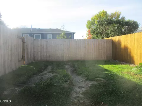 Exterior - 612 17th St W, Williston, ND 58801 photo 2 of 7