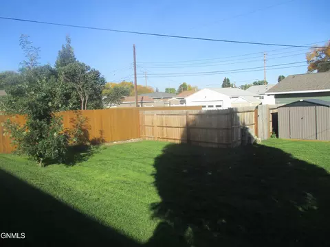 Exterior - 612 17th St W, Williston, ND 58801 photo 7 of 7