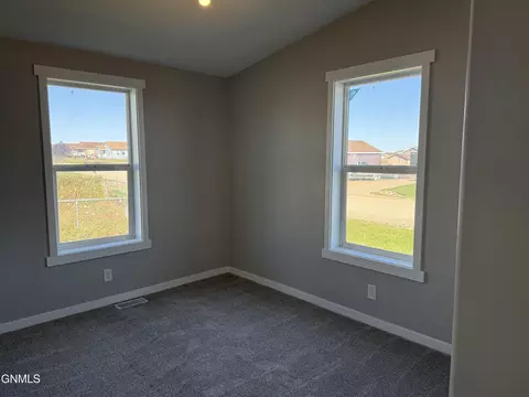 Bedroom - 5615 Border Ave, Williston, ND 58801 photo 2 of 3