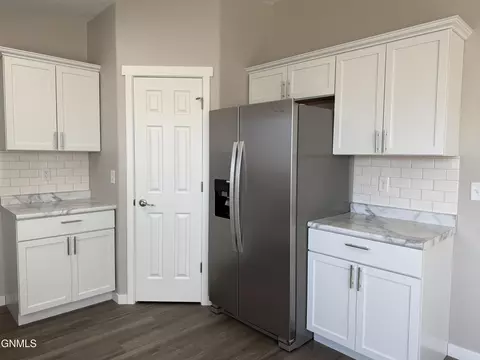 Kitchen - 5615 Border Ave, Williston, ND 58801 photo 3 of 3