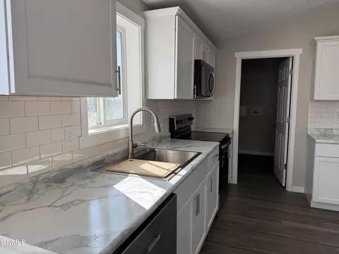 Kitchen - 5615 Border Ave, Williston, ND 58801 photo 2 of 3