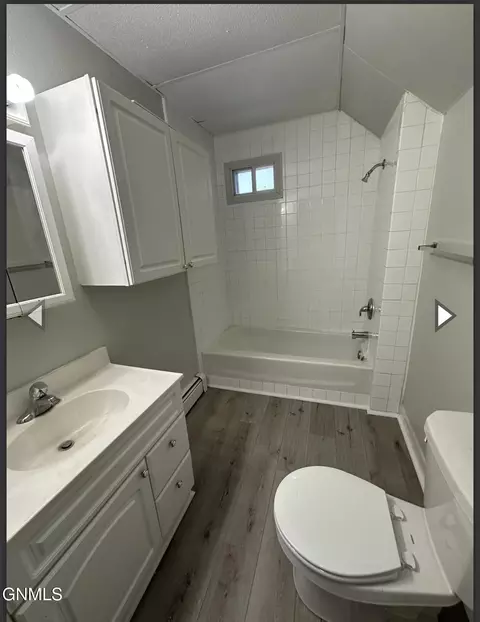 Bath - 409 Collins Ave, Mandan, ND 58554 photo 3 of 4