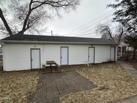 Exterior - 409 Collins Ave, Mandan, ND 58554 photo 2 of 3