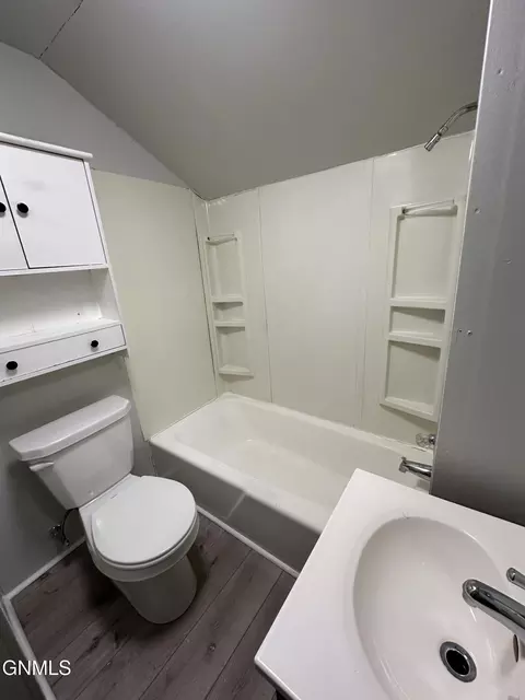 Bath - 409 Collins Ave, Mandan, ND 58554 photo 4 of 4