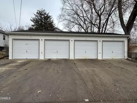 Exterior - 409 Collins Ave, Mandan, ND 58554 photo 1 of 3
