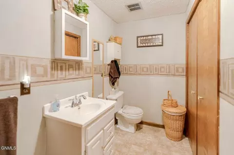 Bath - 1407 1st St NW, Mandan, ND 58554 photo 4 of 4