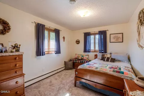 Bedroom - 1407 1st St NW, Mandan, ND 58554 photo 1 of 10