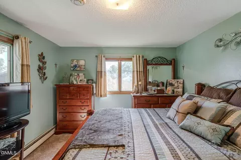 Bedroom - 1407 1st St NW, Mandan, ND 58554 photo 3 of 10