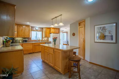 Kitchen - 413 3rd Ave NW, Beulah, ND 58523 photo 3 of 6