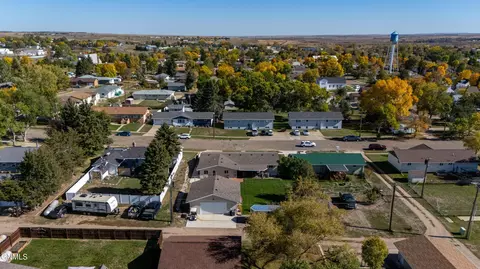 View/Area - 413 3rd Ave NW, Beulah, ND 58523 photo 6 of 9