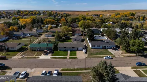 View/Area - 413 3rd Ave NW, Beulah, ND 58523 photo 8 of 9