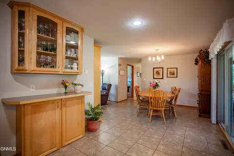 Dining - 413 3rd Ave NW, Beulah, ND 58523 photo 1 of 3