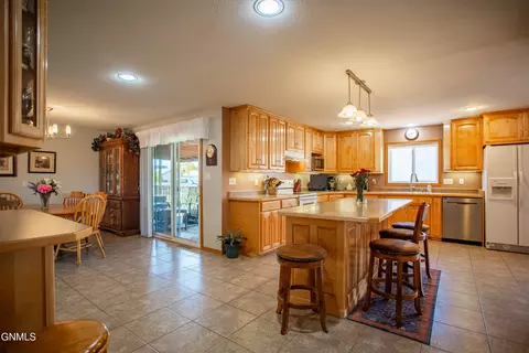 Kitchen - 413 3rd Ave NW, Beulah, ND 58523 photo 1 of 6
