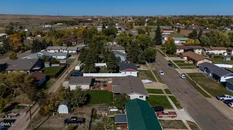 View/Area - 413 3rd Ave NW, Beulah, ND 58523 photo 7 of 9