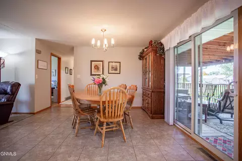 Dining - 413 3rd Ave NW, Beulah, ND 58523 photo 2 of 3