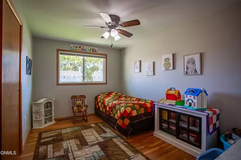 Bedroom - 413 3rd Ave NW, Beulah, ND 58523 photo 1 of 5