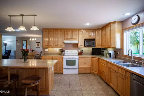 Kitchen - 413 3rd Ave NW, Beulah, ND 58523 photo 5 of 6