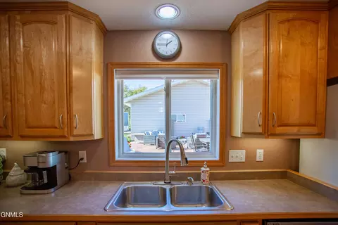 Kitchen - 413 3rd Ave NW, Beulah, ND 58523 photo 4 of 6