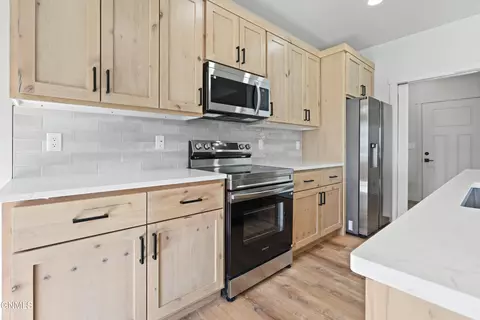 Kitchen - 3301 35th St W, Williston, ND 58801 photo 3 of 3