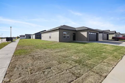 Exterior - 3301 35th St W, Williston, ND 58801 photo 2 of 3