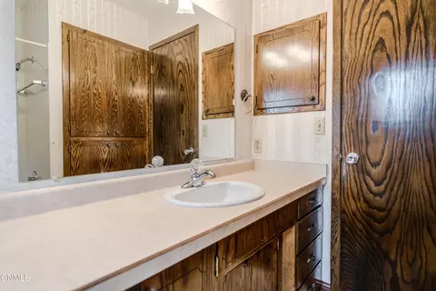 Bath - 618 Interstate Ave W, Bismarck, ND 58503 photo 5 of 10