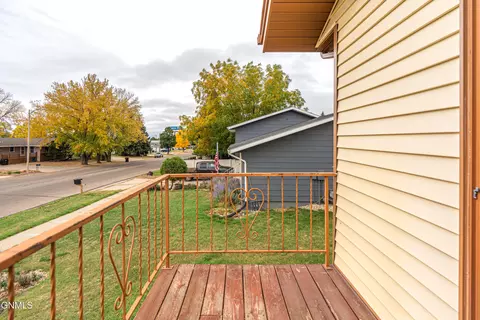 Exterior - 618 Interstate Ave W, Bismarck, ND 58503 photo 6 of 13