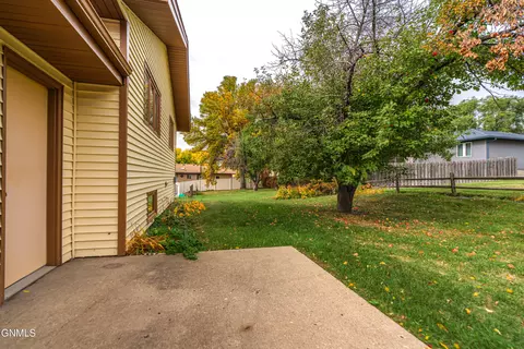 Exterior - 618 Interstate Ave W, Bismarck, ND 58503 photo 10 of 13