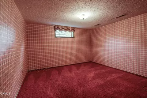 Bedroom - 618 Interstate Ave W, Bismarck, ND 58503 photo 5 of 9