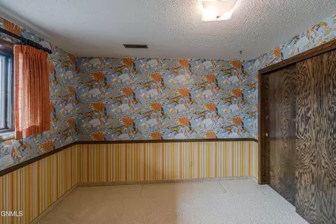 Bedroom - 618 Interstate Ave W, Bismarck, ND 58503 photo 9 of 9