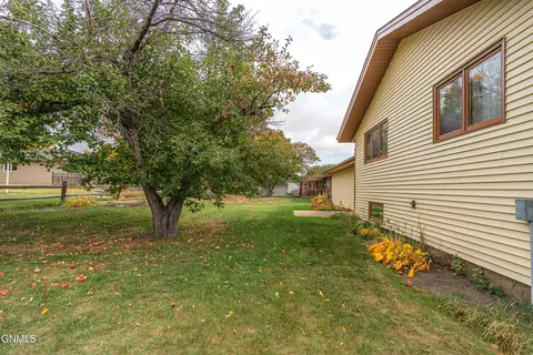 Exterior - 618 Interstate Ave W, Bismarck, ND 58503 photo 13 of 13