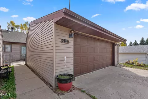 Exterior - 2116 E Dakota Pkwy, Williston, ND 58801 photo 3 of 5