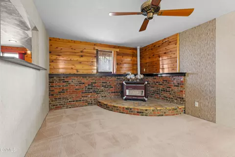 Living - 2116 E Dakota Pkwy, Williston, ND 58801 photo 4 of 4