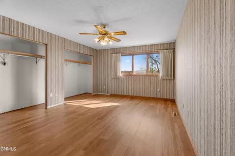 Bedroom - 2116 E Dakota Pkwy, Williston, ND 58801 photo 1 of 3