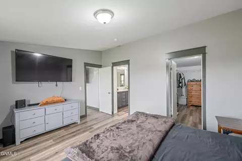 Bedroom - 5451 138th Ave NW, Williston, ND 58801 photo 3 of 12