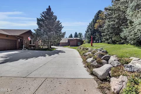 Exterior - 420 E Brandon Dr, Bismarck, ND 58503 photo 2 of 14