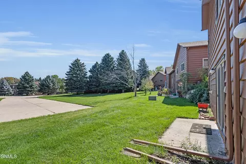 Exterior - 420 E Brandon Dr, Bismarck, ND 58503 photo 13 of 14