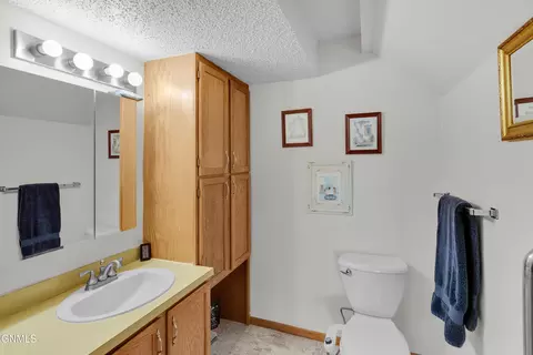 Bath - 420 E Brandon Dr, Bismarck, ND 58503 photo 4 of 4